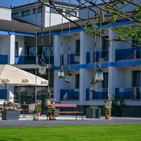 Nn Boutique Hotel Tiszaújváros Exterior foto