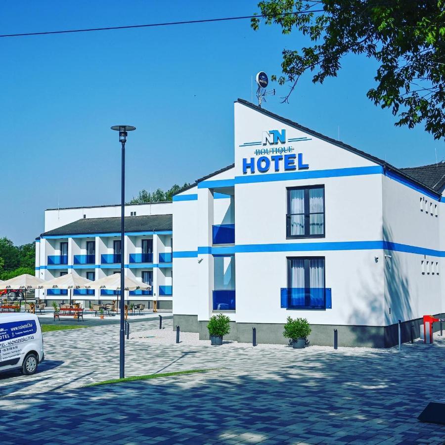 Nn Boutique Hotel Tiszaújváros Exterior foto