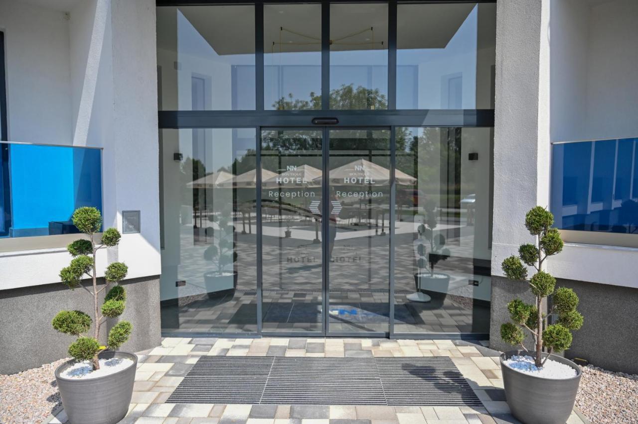 Nn Boutique Hotel Tiszaújváros Exterior foto